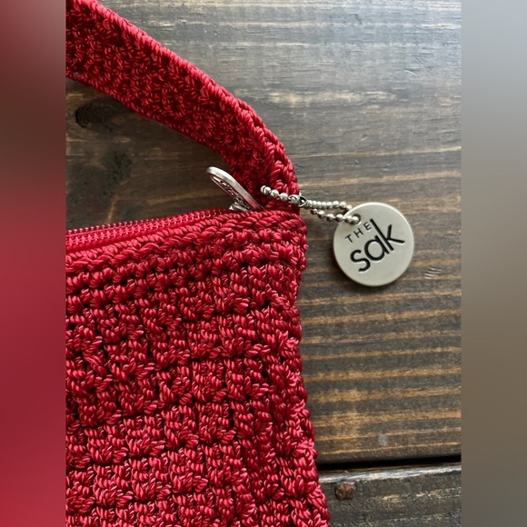The Sak Original Macramé Woven Red Shoulder Bag with Zippered Closure NWOT - Picture 3 of 4